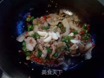 Make Garlic spicy little fried meat step 5