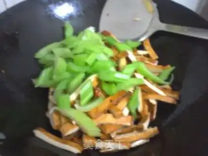 Make Celery fried dry step 7