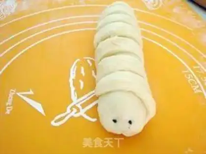 Make caterpillar bean bread step 6