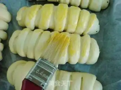 Make caterpillar bean bread step 8