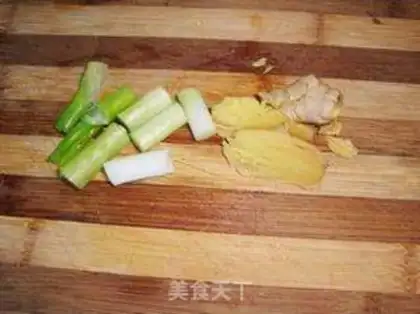 Make Pumpkin duck step 2