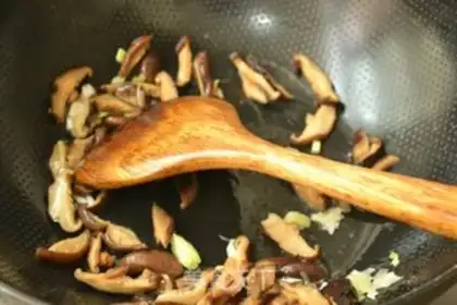Make Pelican mushrooms step 4