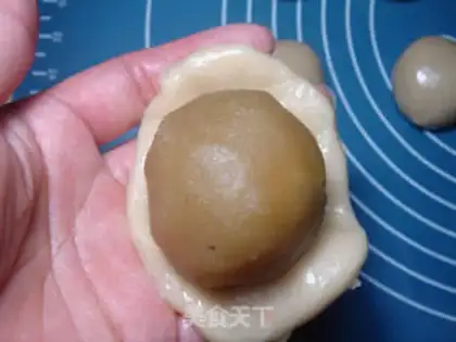 Make A broad white Lotus yolk cake step 9