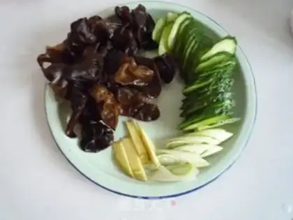 Make Mushu meat step 1