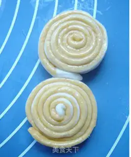 Make Pumpkin roll step 5