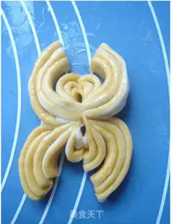 Make Pumpkin roll step 7