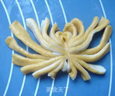 Make Pumpkin roll step 9
