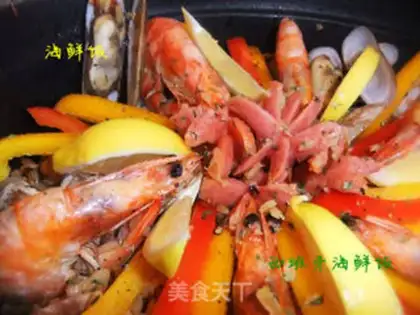 Make Spanish seafood step 12