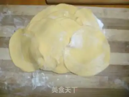 Make Gold vase step 9