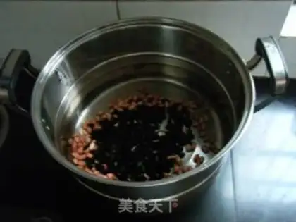 Make Black bean rice lily soup step 7