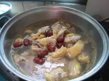 Make Chicken soup with red dates step 6