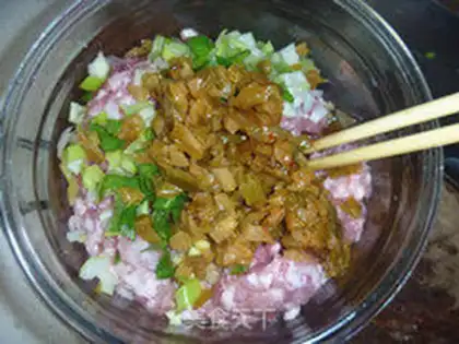 Make Pork bean pie step 2