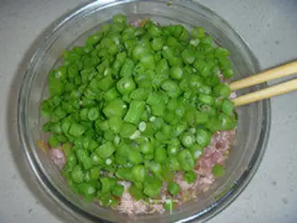 Make Pork bean pie step 4