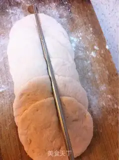 Make Rose-type buns step 7