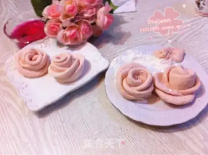 Make Rose-type buns step 11