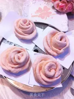 Make Rose-type buns step 12