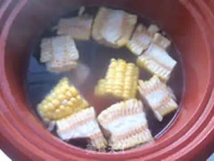 Make Carrot corn ribs soup step 2