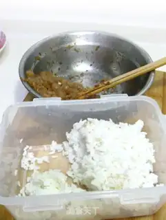 Make Rock pan rice step 1