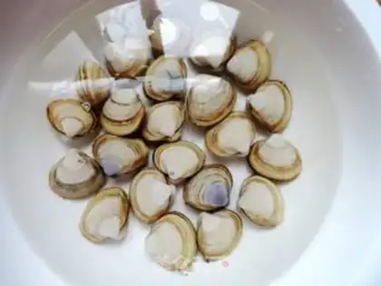 Make Cracking eggs step 1
