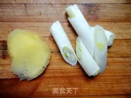 Make Cracking eggs step 2