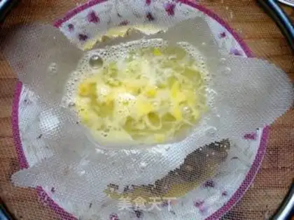 Make Cracking eggs step 8