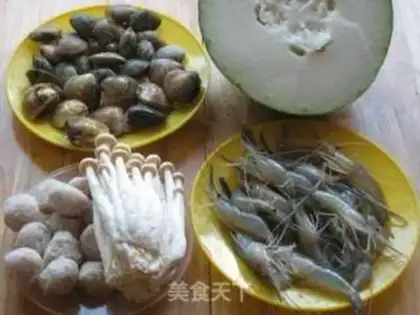Make Seafood soup step 0