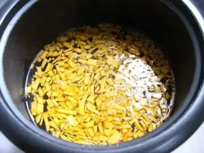 Make Seafood soup step 1