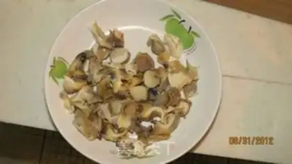Make Onions from conch meat step 2