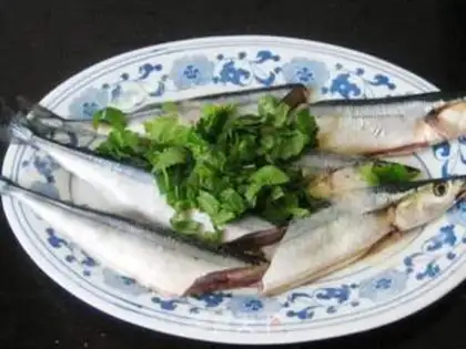 Make Fried mint-flavored swordfish step 3