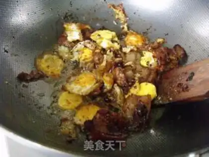 Make Back to the pot and the eggs step 4