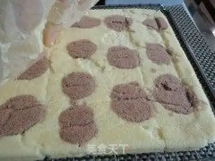 Make Cow and blueberry rolls step 16