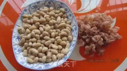 Make Five fragrances of peanut rice step 6