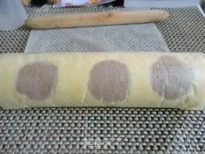 Make Cow and blueberry rolls step 18