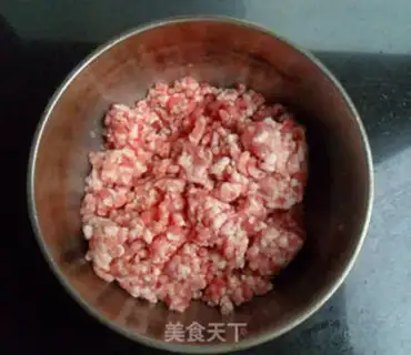 Make Celery pork dumplings step 2