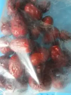 Make Chicken soup with red dates step 2