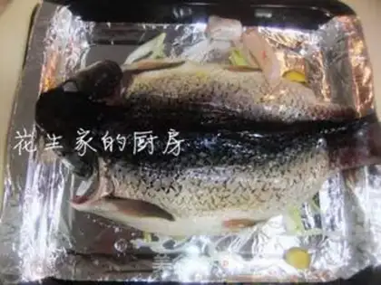 Make Spicy bean roasted fish step 3