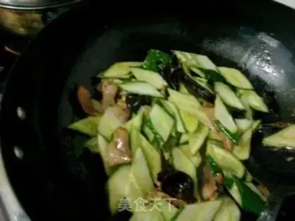 Make cucumber muscular step 3