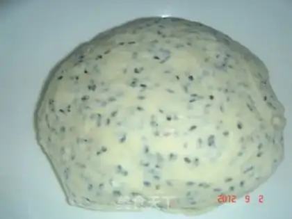 Make Black sesame rolls step 3
