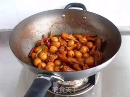Make Chicken claws and quail eggs step 7