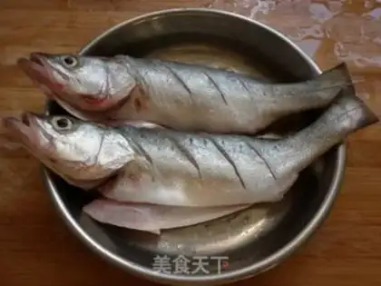 Make Home-cooked fish step 2