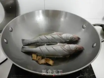 Make Home-cooked fish step 4