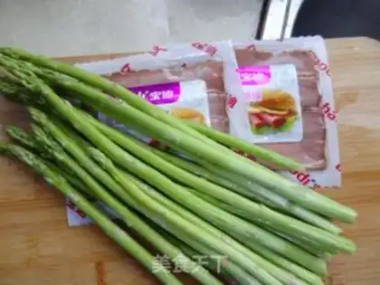 Make Bacon roll step 0