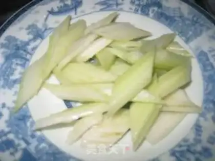 Make Shrimp fried cucumber step 1
