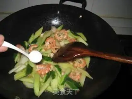 Make Shrimp fried cucumber step 5