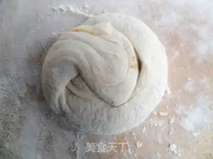 Make Sesame sauce red sugar cake step 4