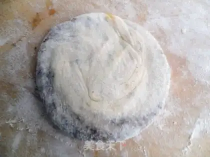 Make Sesame sauce red sugar cake step 5