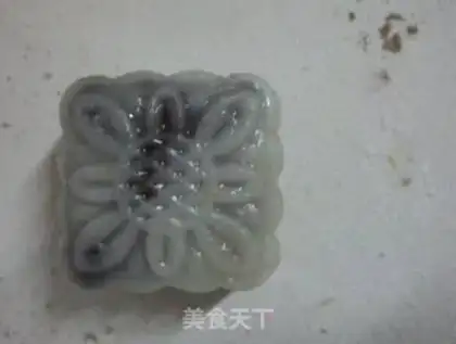 Make Colored ice-cream mooncake step 8
