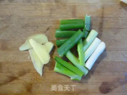 Make Garlic duck leg step 1