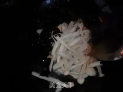 Make Garlic seafood soup step 5