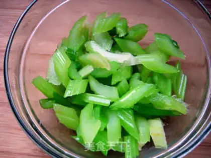 Make Celery peanuts step 3